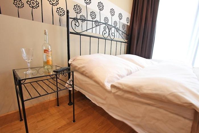Parkside Old Town Aparthotel 3*