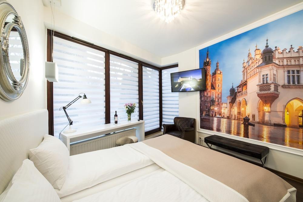 Parkside Old Town Aparthotel